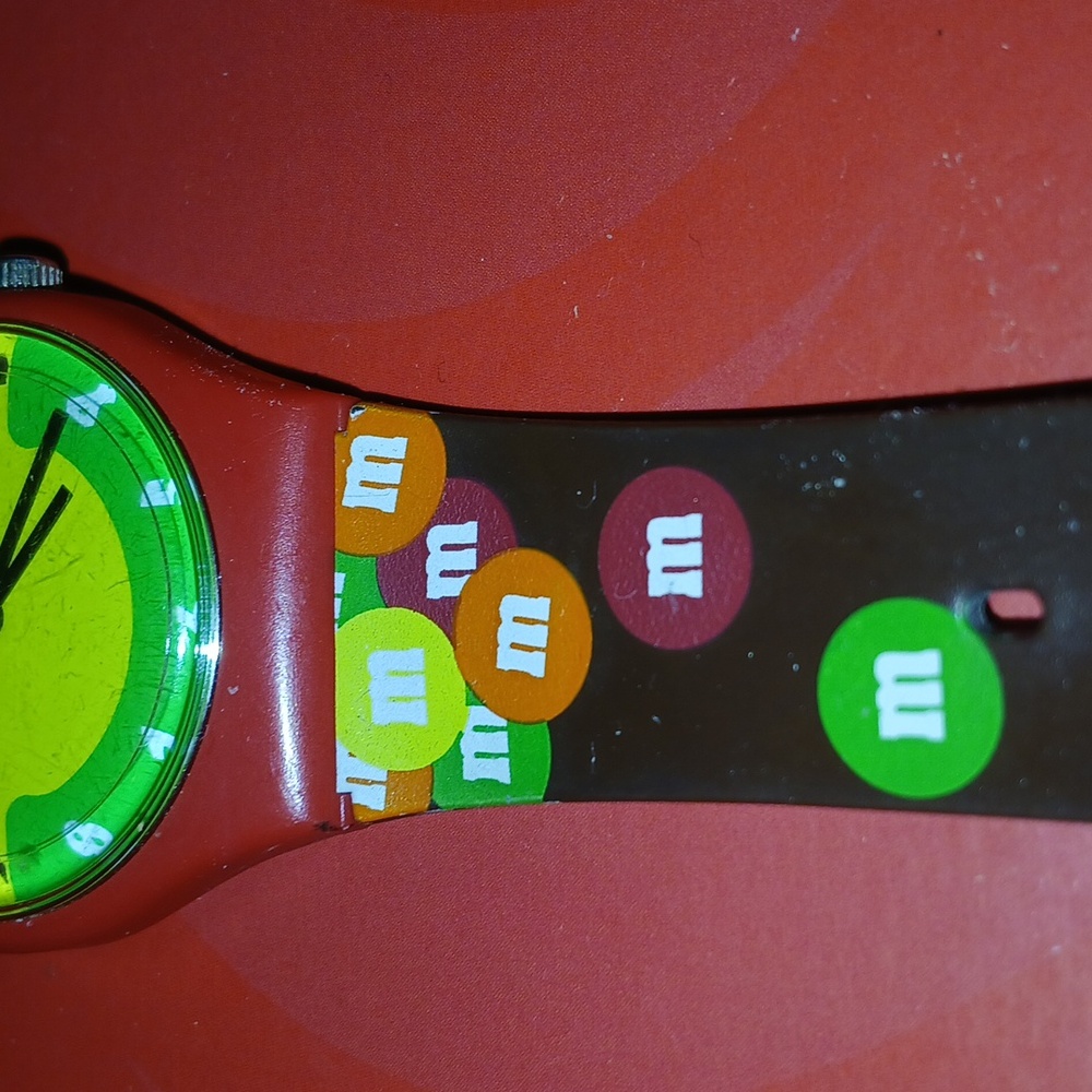 M&M's Colorful Analog Watch - Picture 2 of 7